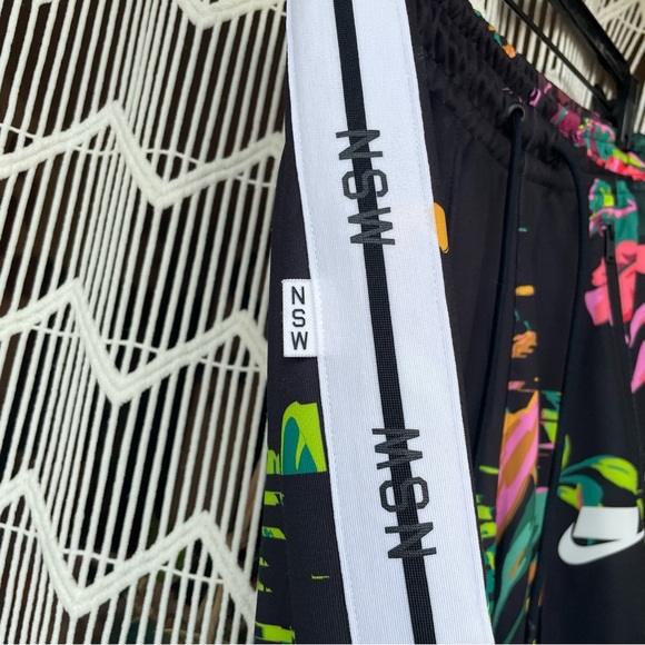 Men’s Nike NSW tropical track pants - Picture 4 of 14